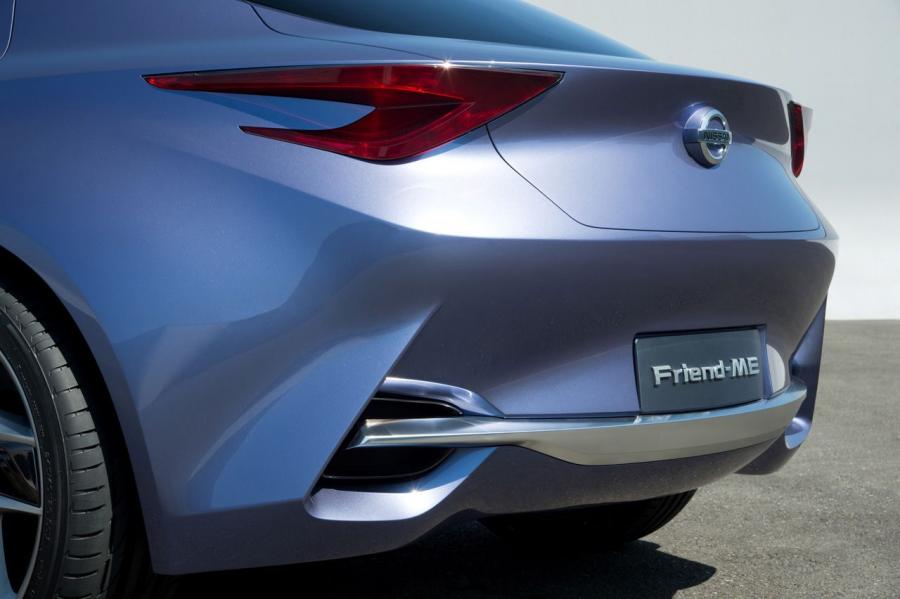  Nissan Friend-Me 2013 года  (фото 21 из 38)